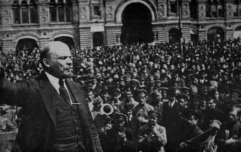 La signification historique de la révolution russe